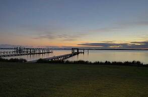 Dolphin Lookout 4 Bedroom Home by RedAwning