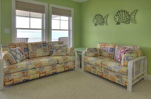 Dolphin Lookout 4 Bedroom Home by RedAwning