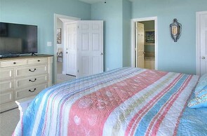 Dolphin Lookout 4 Bedroom Home by RedAwning