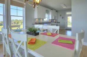 Dolphin Lookout 4 Bedroom Home by RedAwning