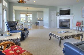 Dolphin Lookout 4 Bedroom Home by RedAwning