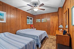 Dogwood Treehouse 4 Bedroom Home by RedAwning