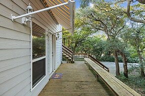 Dogwood Treehouse 4 Bedroom Home by RedAwning