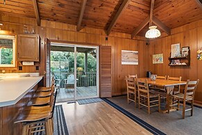 Dogwood Treehouse 4 Bedroom Home by RedAwning