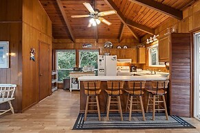 Dogwood Treehouse 4 Bedroom Home by RedAwning