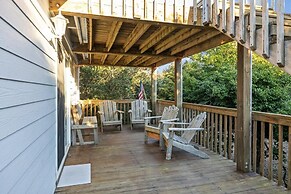 Dogwood Treehouse 4 Bedroom Home by RedAwning