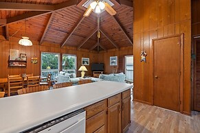 Dogwood Treehouse 4 Bedroom Home by RedAwning