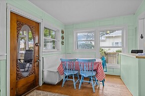 Mr. Bennie's Cafe 2 Bedroom Home by RedAwning