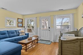 Mr. Bennie's Cafe 2 Bedroom Home by RedAwning