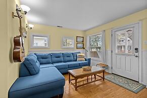 Mr. Bennie's Cafe 2 Bedroom Home by RedAwning