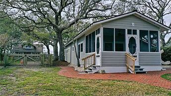 Mr. Bennie's Cafe 2 Bedroom Home by RedAwning
