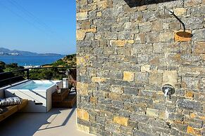 Beachfront 2 Bedroom Villa With Jacuzzi