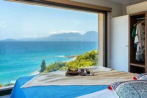 Beachfront 2 Bedroom Villa With Jacuzzi