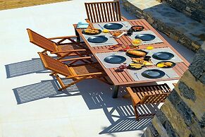 Beachfront 2 Bedroom Villa With Jacuzzi