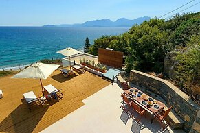 Beachfront 2 Bedroom Villa With Jacuzzi