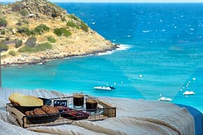 Beachfront 2 Bedroom Villa With Jacuzzi