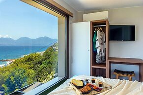 Beachfront 2 Bedroom Villa With Jacuzzi