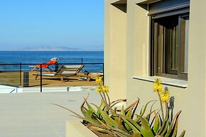 Beachfront 2 Bedroom Villa With Jacuzzi