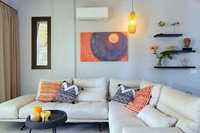 Beachfront 2 Bedroom Villa With Jacuzzi