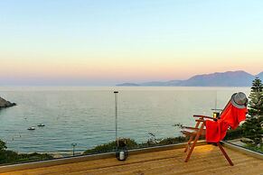 Beachfront 2 Bedroom Villa With Jacuzzi