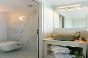 Beachfront 2 Bedroom Villa With Jacuzzi