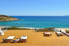 Beachfront 2 Bedroom Villa With Jacuzzi