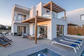 Blue Senses Villa Thalassa Next to the Beach Heated Pool