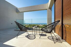 Sea View 4 Bedroom Villa With a Heated Pool