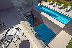 Sea View 4 Bedroom Villa With a Heated Pool