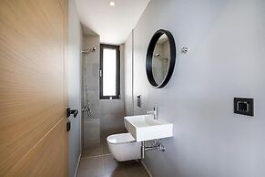 Sea View 4 Bedroom Villa With a Heated Pool