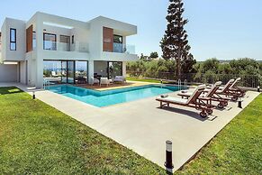 Sea View 4 Bedroom Villa With a Heated Pool