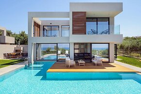 Sea View 4 Bedroom Villa With a Heated Pool