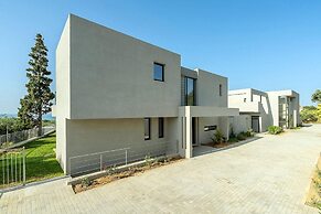 Sea View 4 Bedroom Villa With a Heated Pool