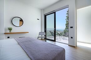 Sea View 4 Bedroom Villa With a Heated Pool