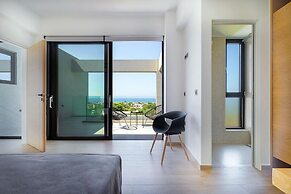 Sea View 4 Bedroom Villa With a Heated Pool