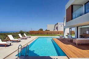 Sea View 4 Bedroom Villa With a Heated Pool