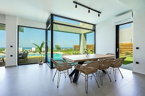 Sea View 4 Bedroom Villa With a Heated Pool