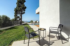 Sea View 4 Bedroom Villa With a Heated Pool