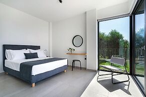 Sea View 4 Bedroom Villa With a Heated Pool