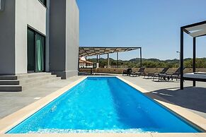 Nikolioudis Villas - Nikolioudis Villas Estate