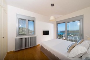 Sea View 3 Bedroom Villa Close to the Beach