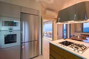 Sea View 3 Bedroom Villa Close to the Beach