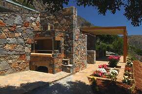 Sea View 3 Bedroom Villa Close to the Beach