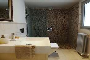 Sea View 3 Bedroom Villa Close to the Beach