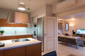 Sea View 3 Bedroom Villa Close to the Beach