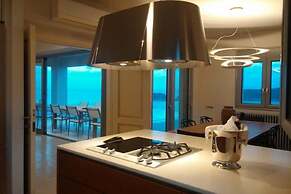 Sea View 3 Bedroom Villa Close to the Beach