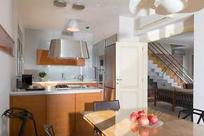 Sea View 3 Bedroom Villa Close to the Beach