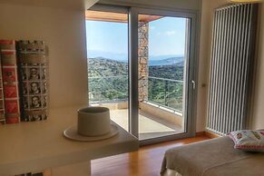 Sea View 3 Bedroom Villa Close to the Beach