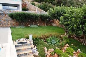 Sea View 3 Bedroom Villa Close to the Beach