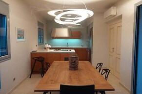 Sea View 3 Bedroom Villa Close to the Beach